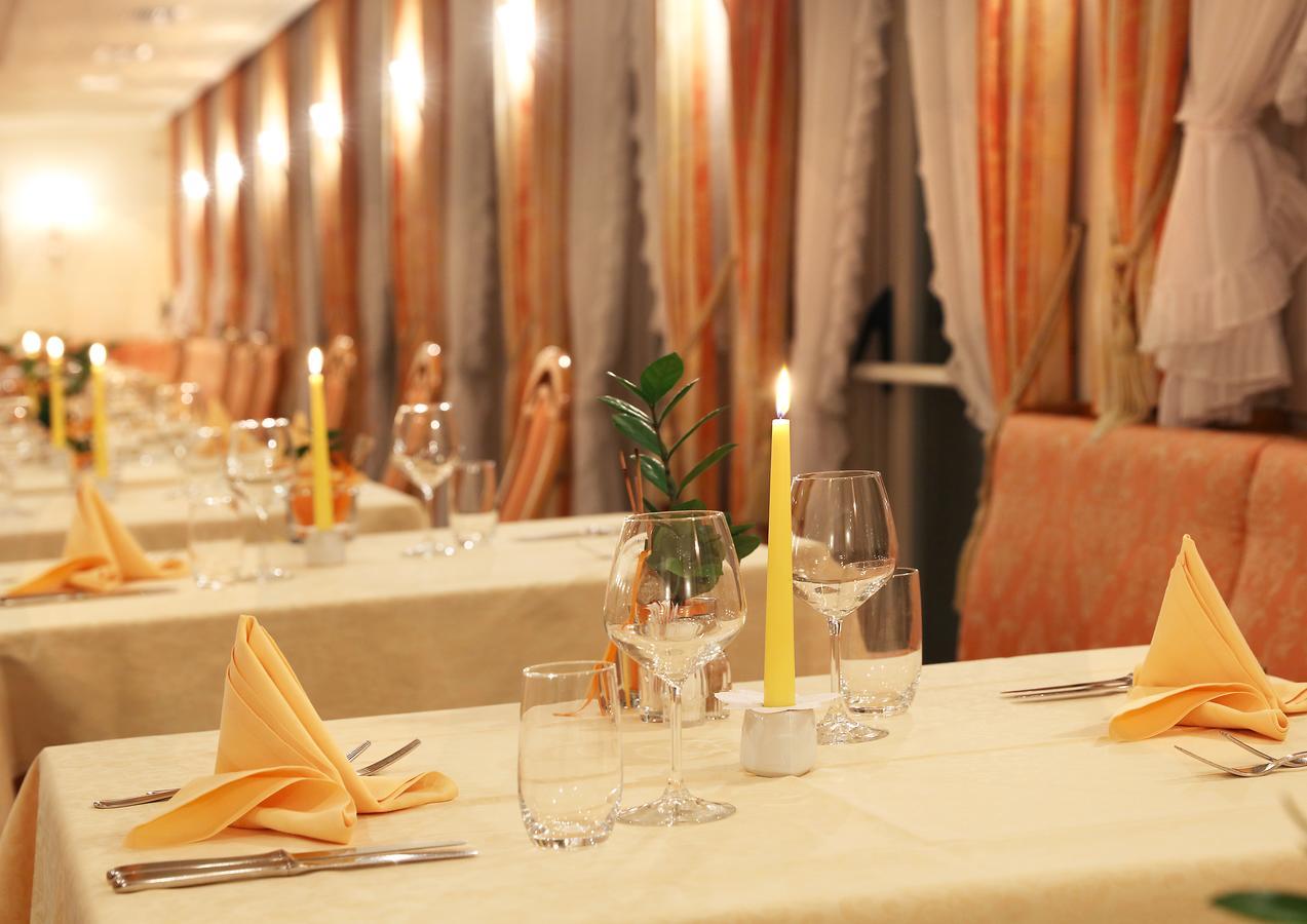 Hotel Maria Theresia Силандро Екстериор снимка