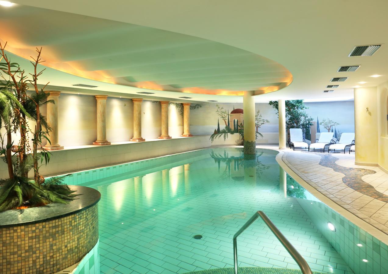 Hotel Maria Theresia Силандро Екстериор снимка