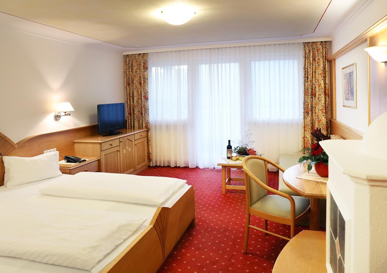 Hotel Maria Theresia Силандро Екстериор снимка
