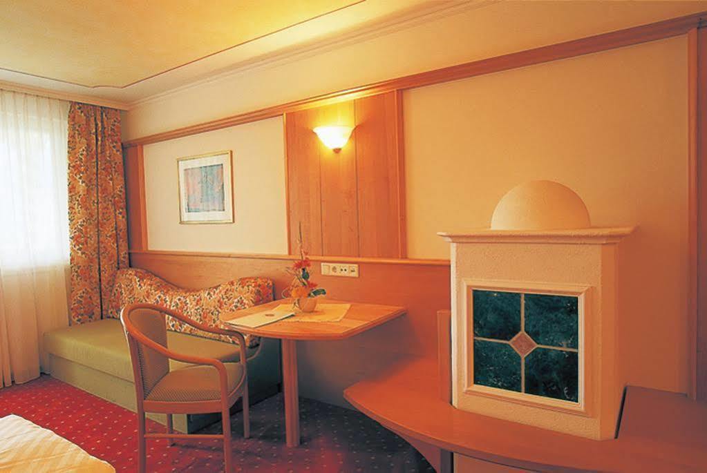 Hotel Maria Theresia Силандро Екстериор снимка