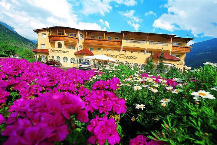Hotel Maria Theresia Силандро Екстериор снимка