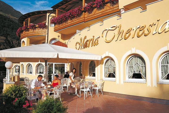 Hotel Maria Theresia Силандро Екстериор снимка
