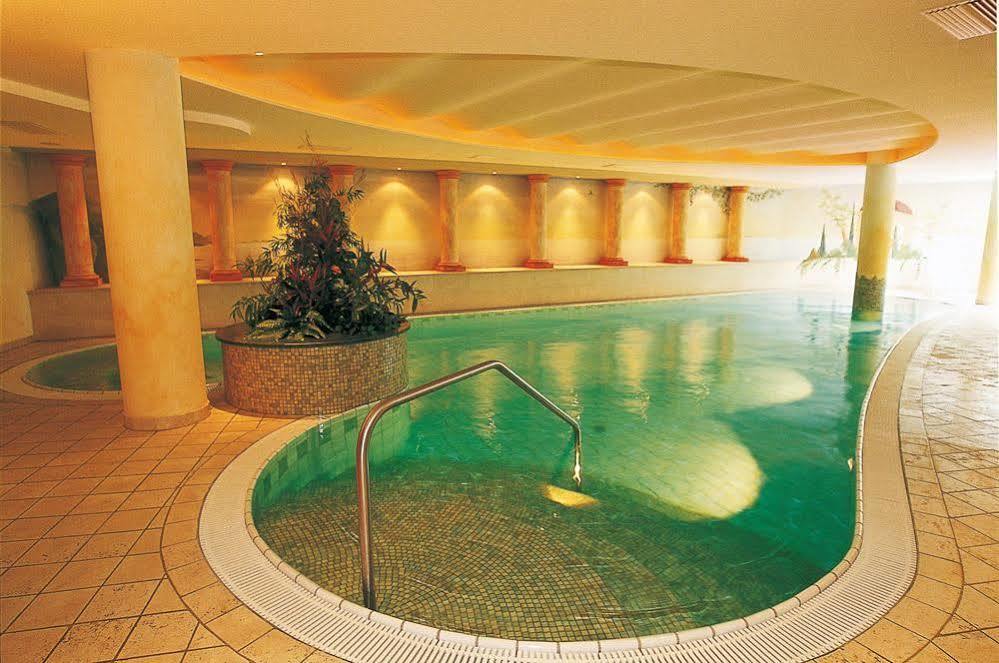 Hotel Maria Theresia Силандро Екстериор снимка